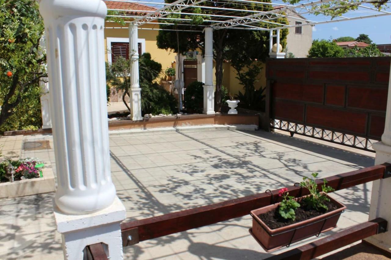T&D Apartmani Pula Exterior photo