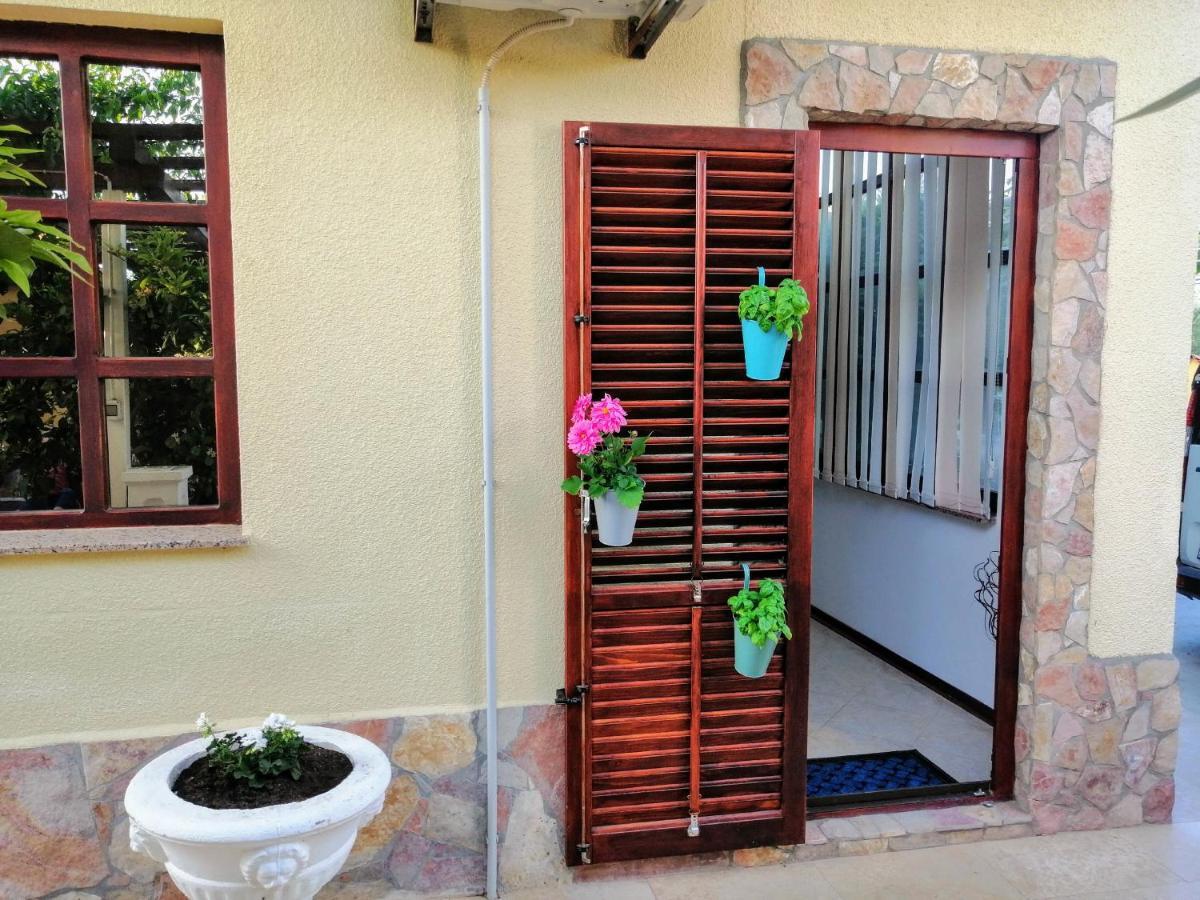 T&D Apartmani Pula Exterior photo