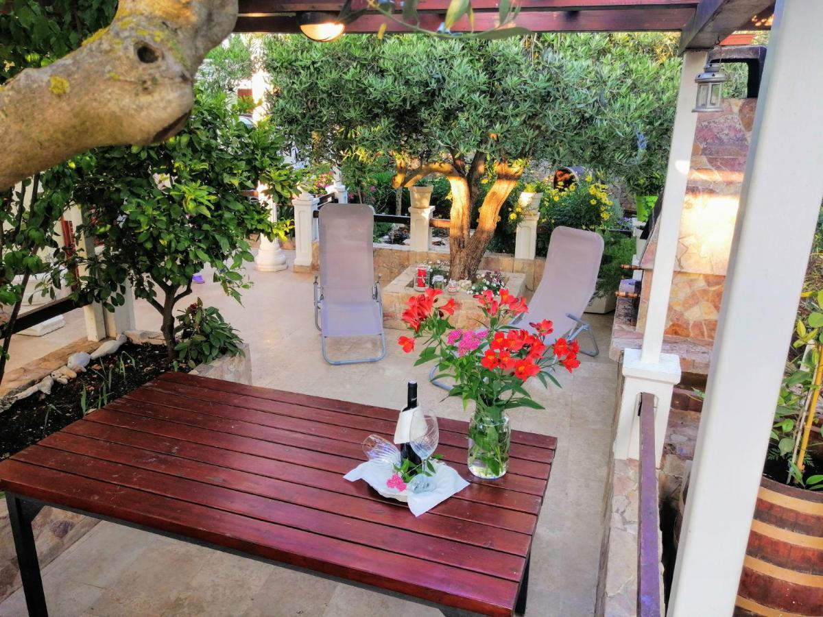 T&D Apartmani Pula Exterior photo