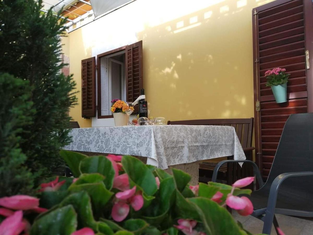 T&D Apartmani Pula Exterior photo