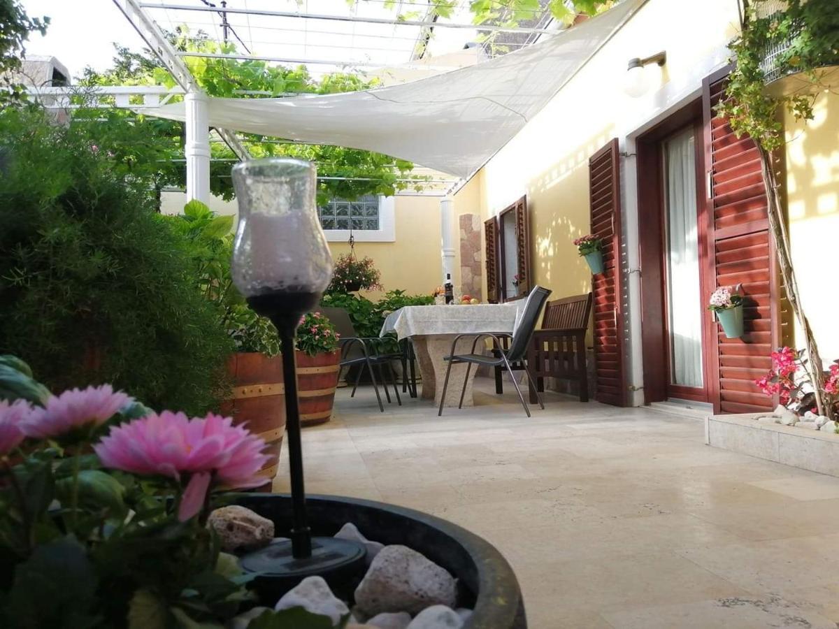 T&D Apartmani Pula Exterior photo