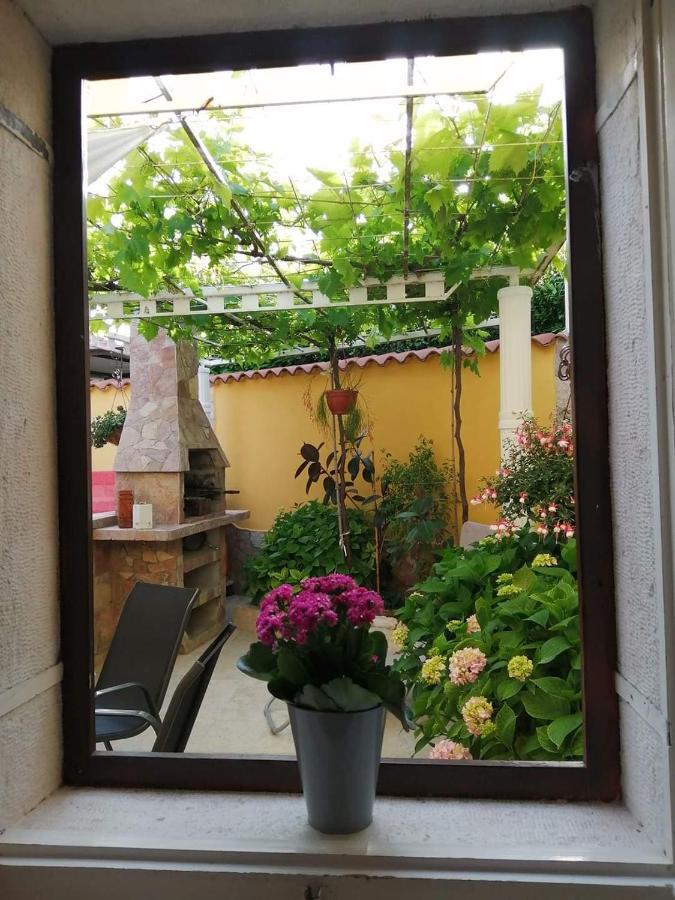 T&D Apartmani Pula Exterior photo