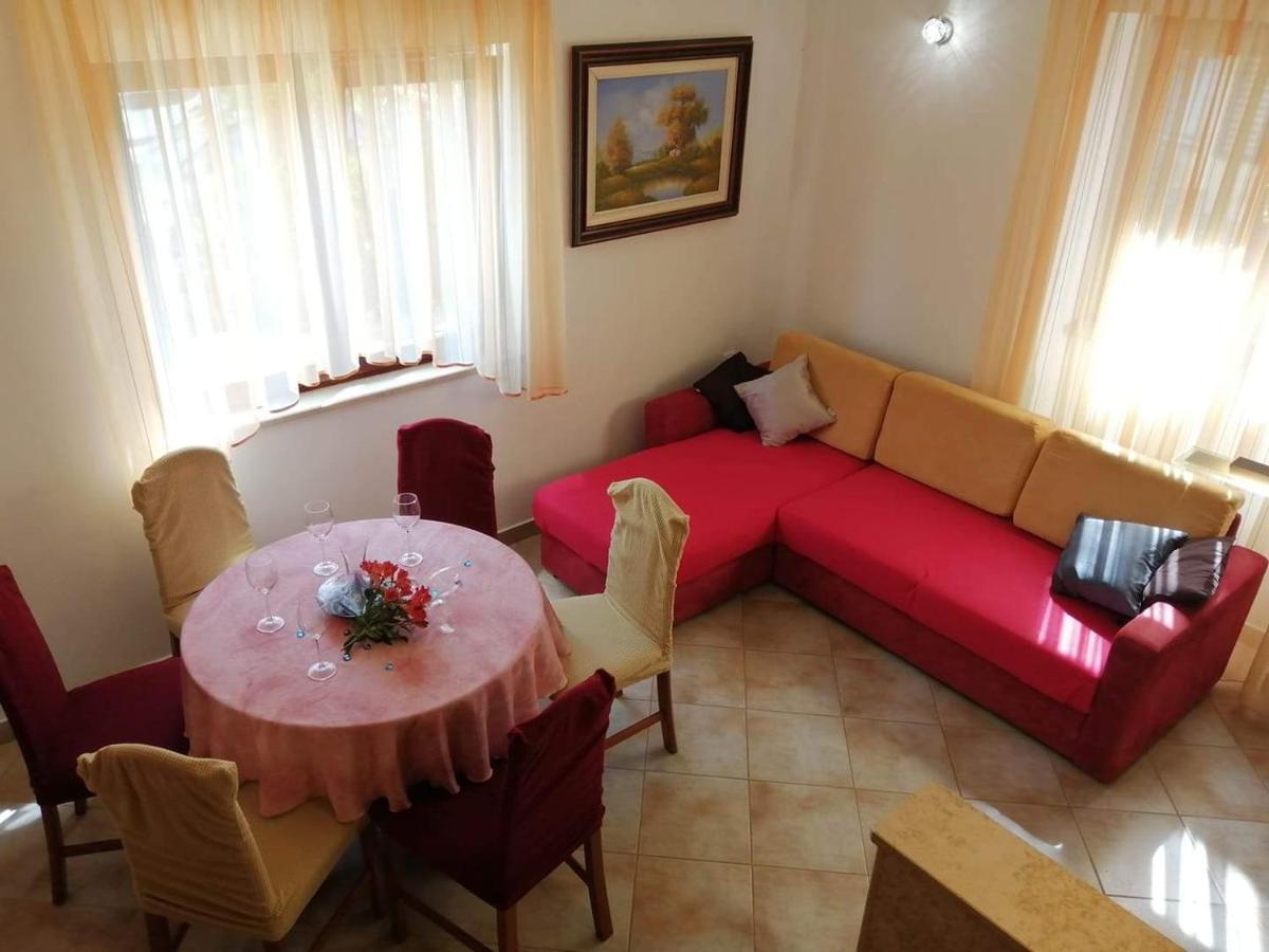 T&D Apartmani Pula Exterior photo