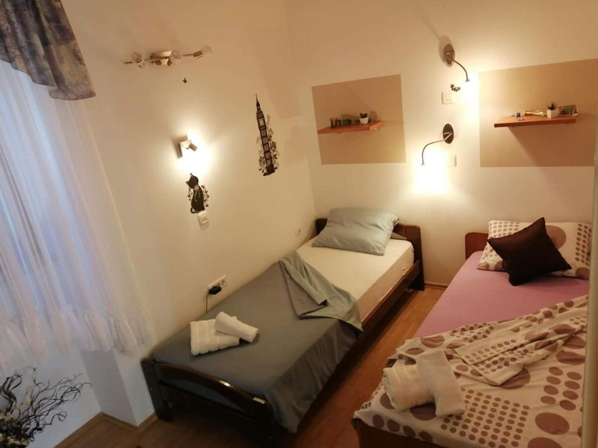 T&D Apartmani Pula Exterior photo