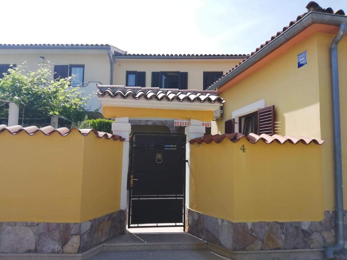 T&D Apartmani Pula Exterior photo